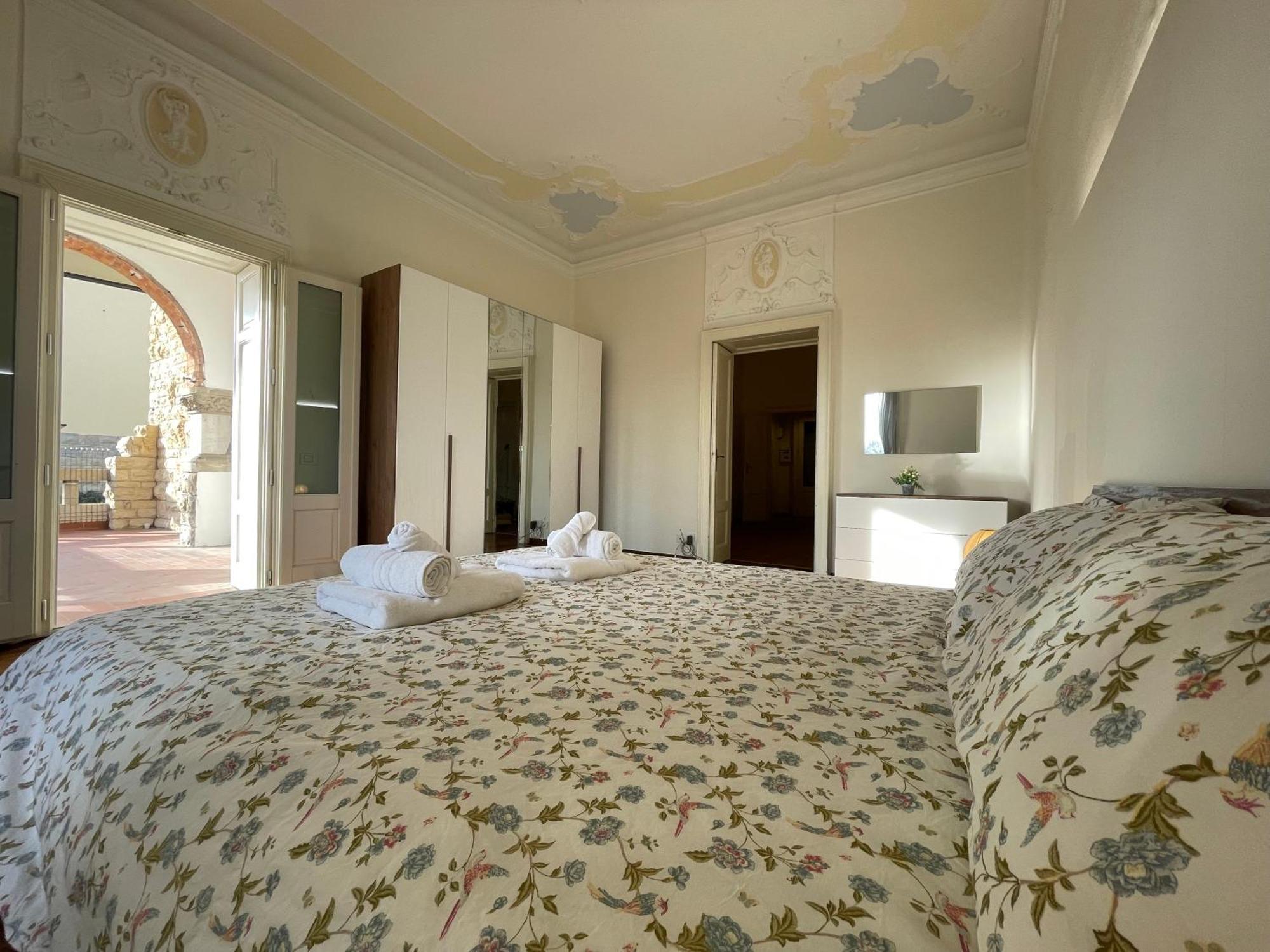 Bg Central Royal Suite Con Parcheggio - Vista Citta Alta Bergamo Exterior foto
